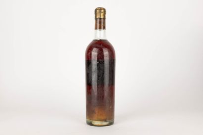 null A bottle Château d'YQUEM - 1er Gc supérieur Sauternes 1924 

Beautiful color,...