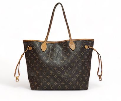 Louis VUITTON NEVERFULL MM bag, 2014
Monogram canvas and natural leather 
Gilded...