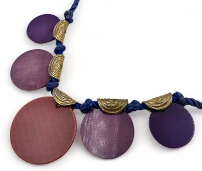 Yves SAINT LAURENT BEAUTE Necklace passementerie
Purple and pink resin beads
Gilded...