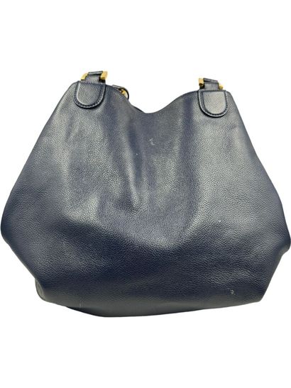 DELVAUX Bag 
Blue grained leather 
Gold-plated metal 
40 x 36.5 x 25 cm 

Good condition...