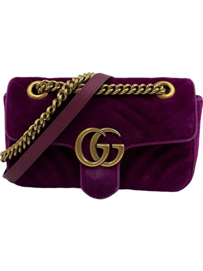 GUCCI MARMONT bag 
Purple velvet
Golden metal 
Dustbag 
22 x 12 x 6 cm

Good condition...