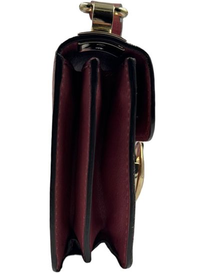 GUCCI INTERLOCKING bag 
Pink leather 
Gold metal 
Adjustable shoulder strap
18 x...