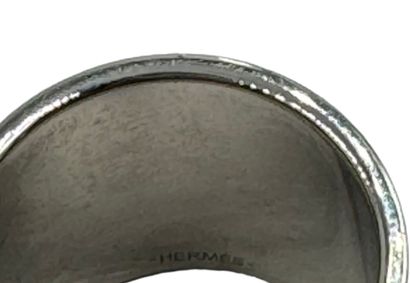 HERMES Ring H
Silver 925
Signed 
Case, dustbag
Width: 2 cm
Finger circumference:...