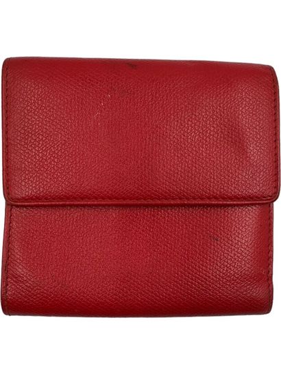 CHANEL par Karl LAGERFELD (1983-2019) Coin purse / card holder
Red leather 
Gold-plated...