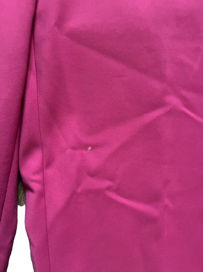 GERARD DAREL Pantalon 7/8
Coton noir et rose
Taille indiquée 38

Bon état (petite...