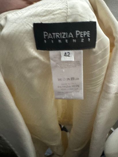 PATRIZIA PEPE Veste 
Coton blanc cassé
Taille indiquée 42 IT

Très bon état
