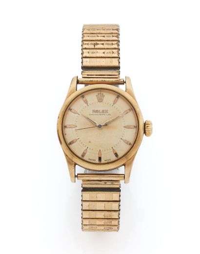 null ROLEX Ref 6332 About 1938
N° 52217
Gold-plated men's wristwatch, cream dial,...