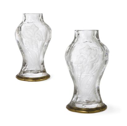 null EDMOND ÉNOT (XIXe-XXe)
Iris
Paire de vases balustres traités dans le goût de...