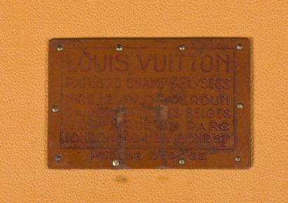 LOUIS VUITTON Malle cabine WARDROBE LOUIS VUITTON
Malle cabine WARDROBE en bois et...