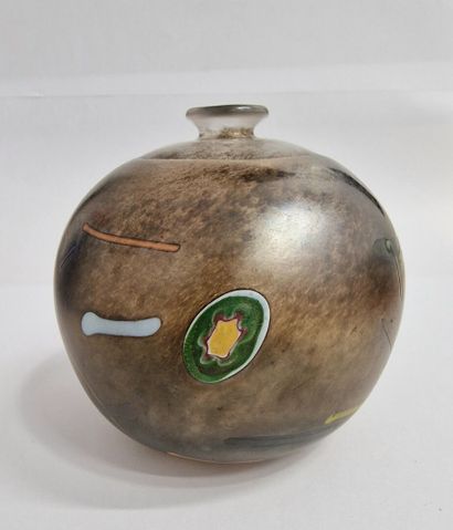 null Bertil VALLIEN (né en 1938) & KOSTA BODA
Vase boule en verre soufflé irisé à...