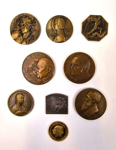 null Lot de neuf médailles en bronze : 
-
BAUDICHON René (1878-1963)
Couple Pierre...