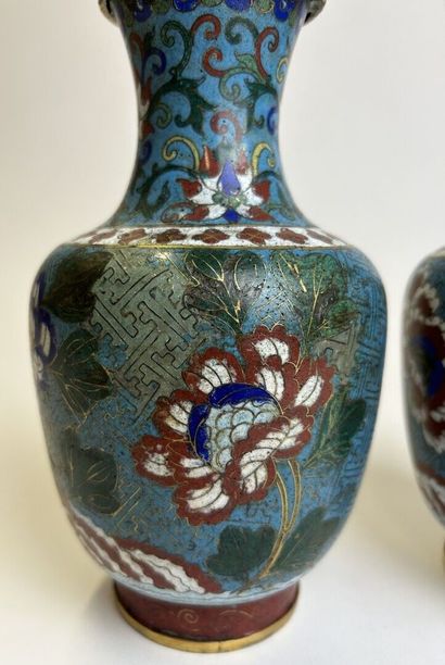 null CHINA 20th century
Pair of baluster vases with cloisonné enamel on copper and...