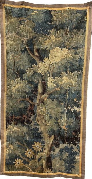 null Aubusson 18th century
4 tapestry fragments in polychrome wool.
Greenery, 167x...