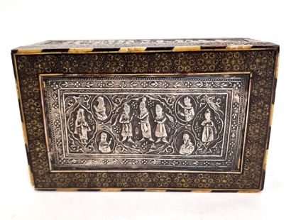 null Iran, early 20th century
Small box with antiquisite decoration.
Rectangular...