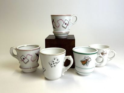 null Set of five "brûlots" cups including :
- 2 "brûlots" decorated with dominoes,...