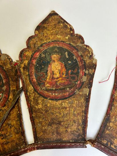 null TIBET, 19th-20th century
Buddhist ceremonial headdress
19.5 cm 
(wear)