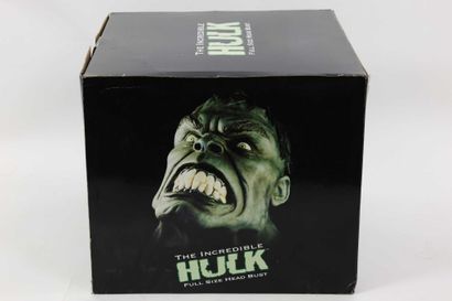 null MARVEL. Circa 2003. Buste de Hulk. Résine. Socle. 41 x 29 x 40 cm. 262/1962....