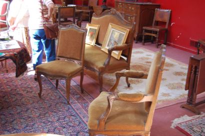 null Ameublement de salon en bois naturel, comprenant quatre chaises, deux fauteuils,...