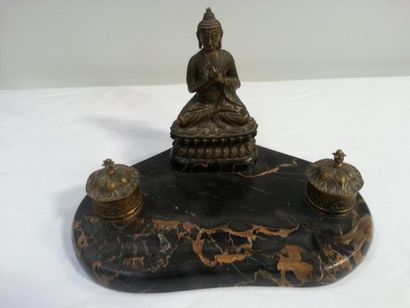 null Statuette de bouddha en bronze à patine brune, assis en padmasana sur le lotus,...