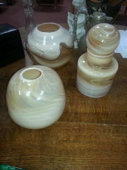 MAUREVIEL : 2 vases boule - Carafe et son...