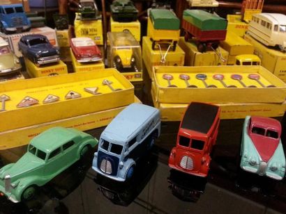 null Collection de DINKY TOYS et SUPERTOYS (environ 40 lots)