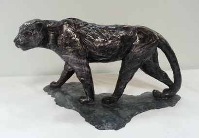 null Isabelle PANELAS-HUARD (né en 1965) : "Macan" Panthère, bronze à patine noire...