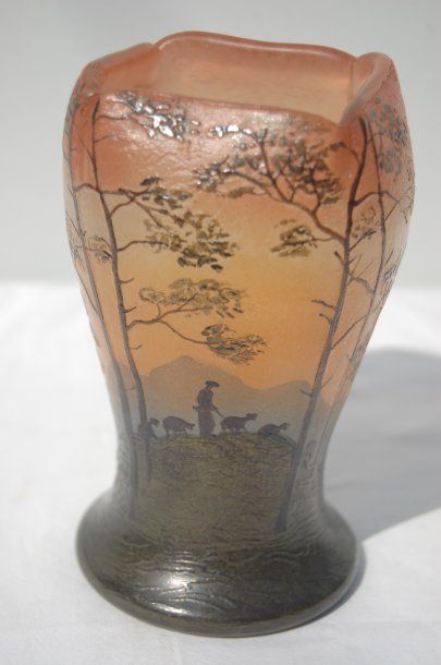 null LEGRAS Vase décor au berger dans la colline 14cm (fêle)