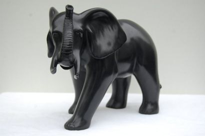 null MESLY David (1918-2004) : "Ivoire, éléphant grand modèle" Bronze à patine noire...