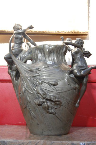 null Important vase en étain ronde de 3 femme, signé MADRASSI (H 55 cm)