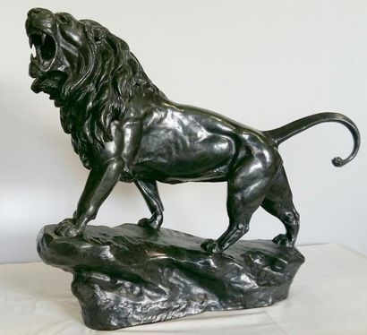 BUREAU Léon (1866-1906) "Lion marchant" Bronze signé (Haut 58 cm / long 72 cm / larg...