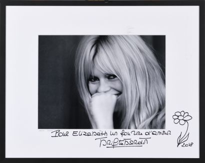 null [ANONYME]
Brigitte Bardot, 2018
Tirage monochrome 
Porte une signature et une...