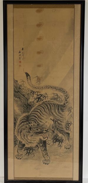 null CHINE, XXème siècle
Tigre
Encre et lavis d'encre sur papier 
137 x 47,5 cm (à...