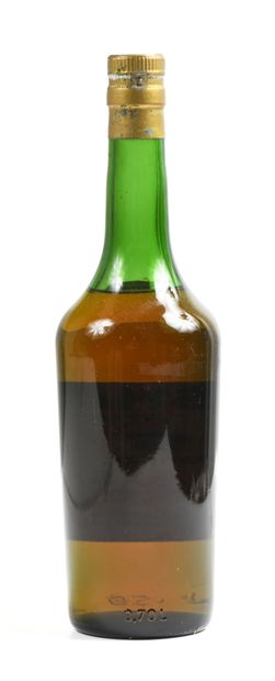 null COGNAC JOHN EXSHAW 
Une bouteille de Cognac John Exshaw 
0,70L
(Niveau 7,5 cm...