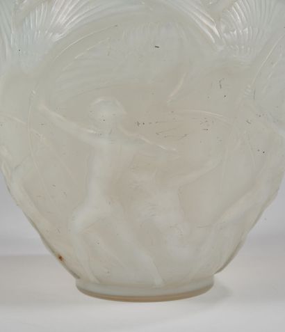 RENÉ LALIQUE - Vase « Archers » RENÉ LALIQUE - Vase « Archers » Epreuve en verre...