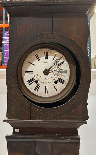 Horloge comtoise Horloge comtoise 
En bois naturel, le cadran signé BRUN A BORD 
Accidents...