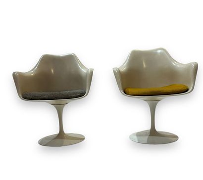 Eero Saarinen (1910-1961) Eero Saarinen (1910-1961)
Paire de fauteuils modèle Tulip,...