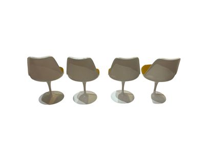 Eero Saarinen (1910-1961) Eero Saarinen (1910-1961)
Suite de quatre chaises modèle...