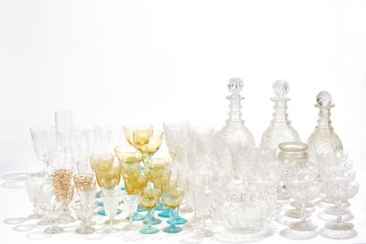 Partie de service en verre et cristal divers Glass and crystal service set including...