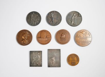 Ensemble de médailles Set of table medals including: 
Louis XVI and Marie Antoinette...