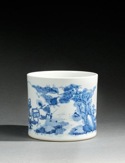 Pot à pinceau bleu et blanc Blue and white brush pot,

China, 19th/20th century,

Dim....