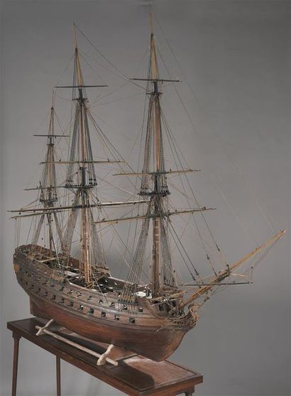 null Maquette d'arsenal en chêne, éléments en bois fruitier.
Vaisseau de 3e rang...