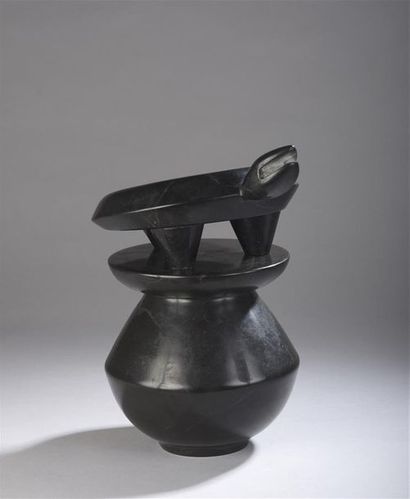 Max ERNST (1891-1976), d'après The small turtle
Black marble in two parts, signed...