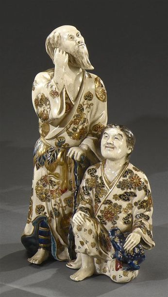 JAPON, fours de Satsuma - XIXe siècle Groupe en faïence émaillée, à sujet d'un vieux...