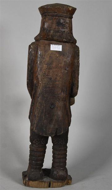 null Suisse, XVIIIe - XIXe siècle Homme en habit traditionnel Chêne sculpté H. 58...