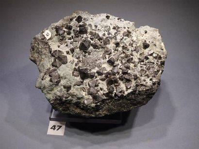 null MAGNETITE BROSSO Italie (15cm)