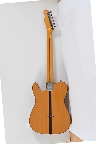 Guitare HOHNER, The prinz, 2 micros, naturel , copie du modèle original de la guitare...
