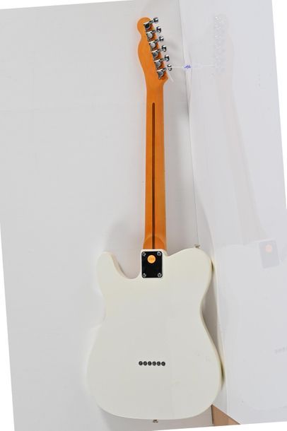 null Guitare NICE fabrication Suisse, n°0056, 3 micros, type Télécaster, finition...