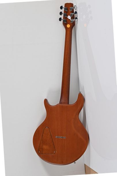  Guitare HAMER USA, modèle Prototype, 1 micro triple, noyer satin avec valise