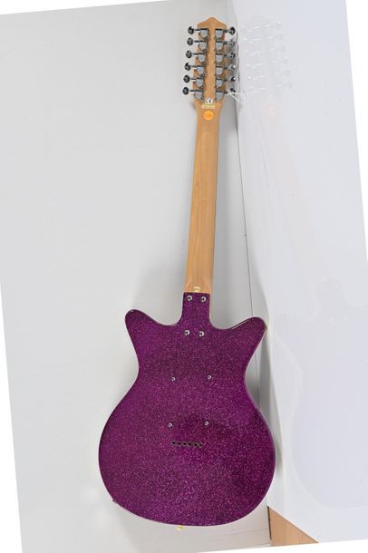 null Guitare 12 cordes DANELECTRO, Korea, 2 micros, Sparkle purple avec boite Gr...