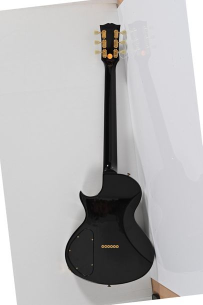 null Guitare GIBSON USA Hawk Landmark, 2 micros, n°903006576, année 1990, noire avec...
